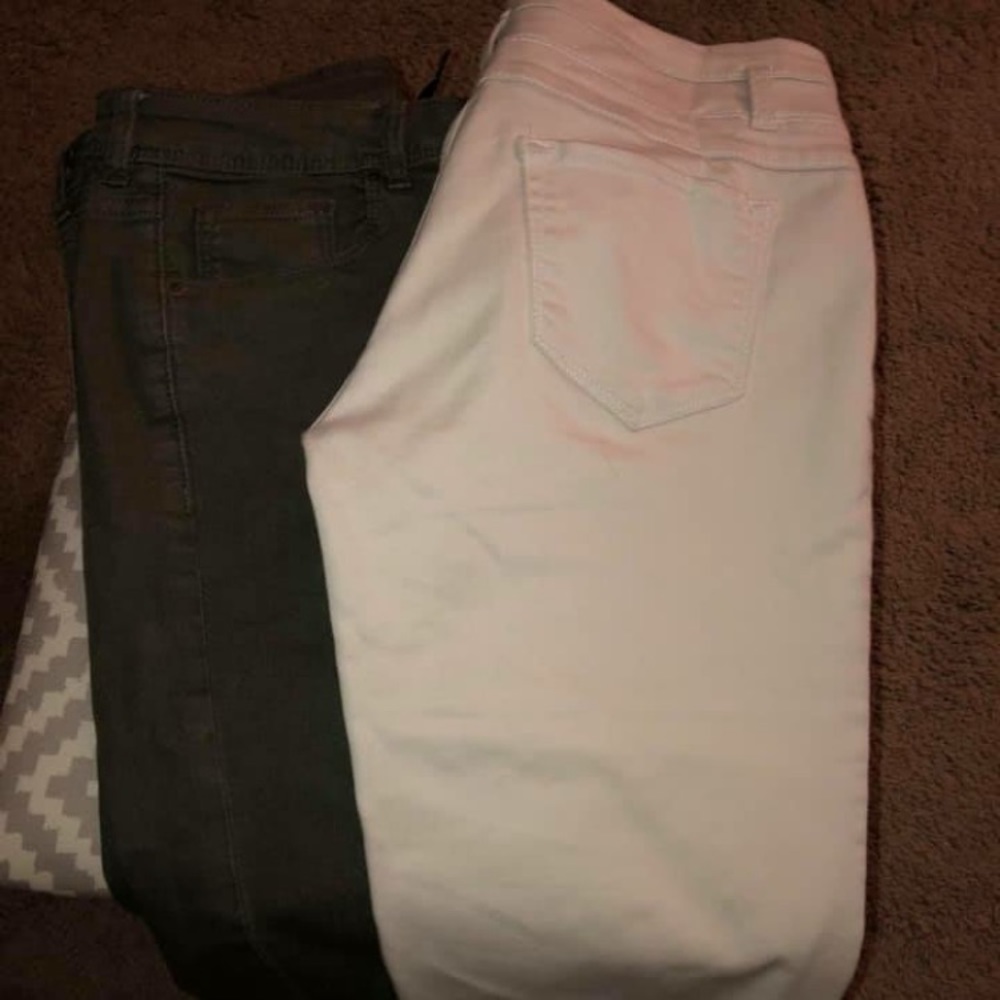 Jeans - Picture 2 of 3